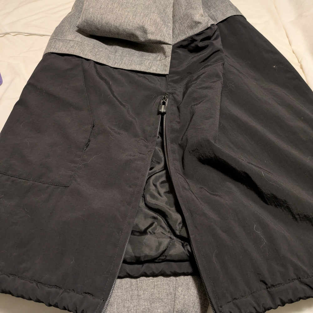 Men's Gray and Black Hooded Jacket - Picture 14 of 14